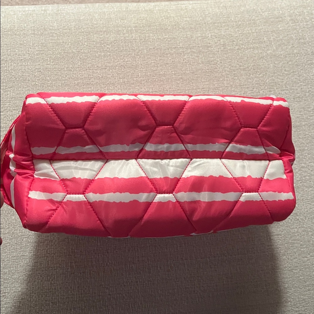 NWT Lug Bumper Cosmetic Case - Picture 3 of 8